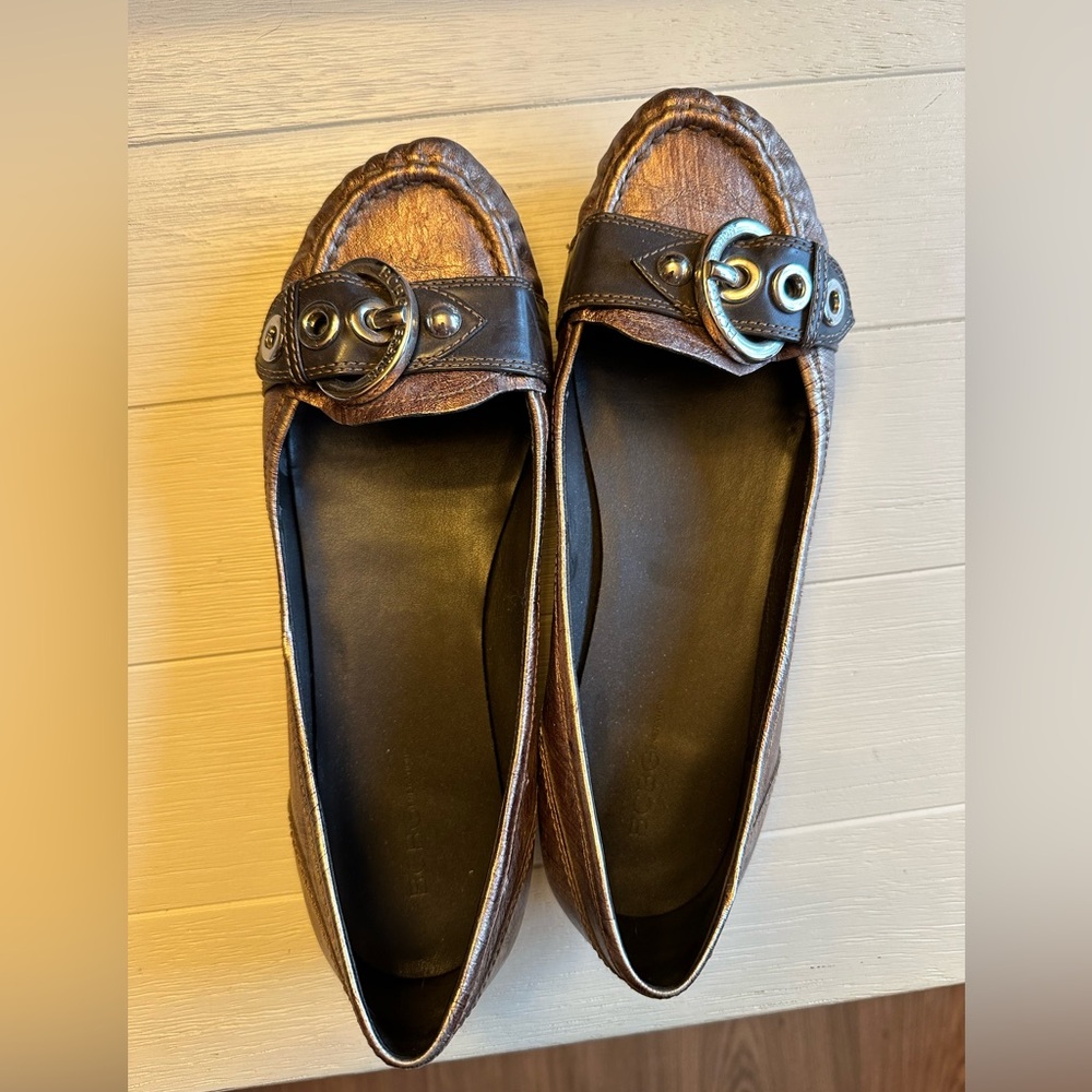 BCBG flats, lightly used in great condition